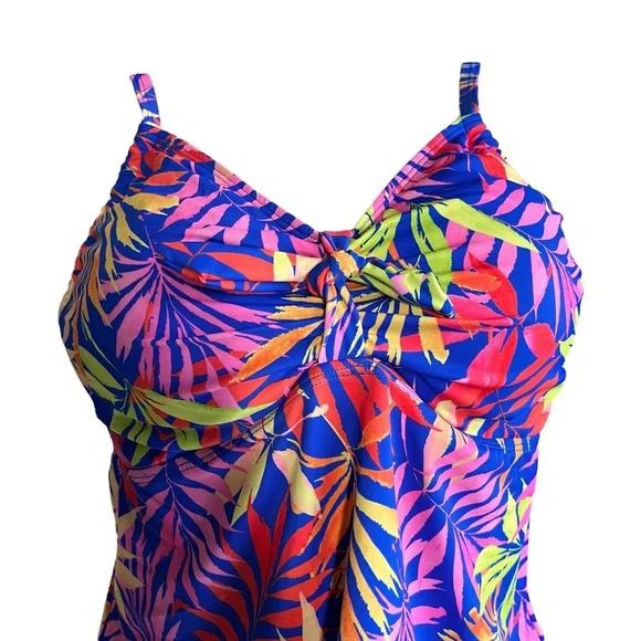 Kim Gravel x Swimsuits For All Tie Front Top and Short Set - Picture 4 of 9